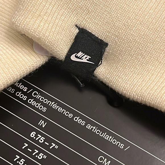 Nike Club Fleece Gloves new cream black Touchscreen Women’s Size Medium - Picture 6 of 11